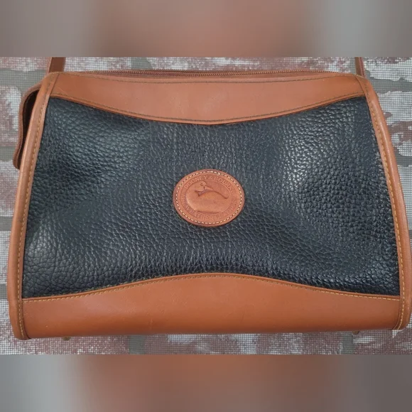 Dooney & Bourke Vintage HandbagDooney & Bourke All Weather Leather Pebble Grain - Picture 2 of 10